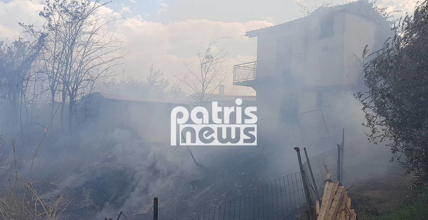Φωτιά ΤΩΡΑ - Ηλεία: Καίγονται σπίτια στη Σπιάτζα (pics&vid)