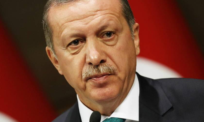Γερμανία: Με ευθείες κατηγορίες για υπόθαλψη τρομοκρατών η ομιλία του Ερντογάν στο επίσημο δείπνο