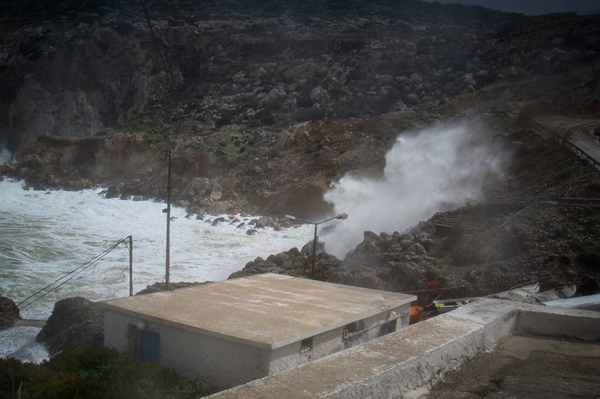 LIVE - Μεσογειακός κυκλώνας «Ζορμπάς»: Συναγερμός στην Ελλάδα - Θα πληγούν τα 3/4 της χώρας