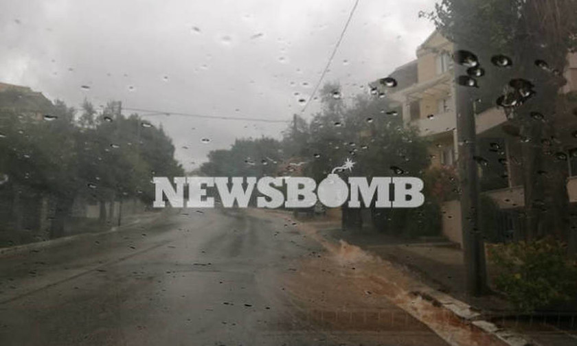 Ο Μεσογειακός κυκλώνας «σκέπασε» την Αττική: Διακοπές ρεύματος και κλειστοί δρόμοι (pics+vids)