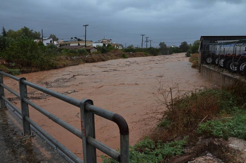 Κυκλώνας Ζορμπάς: Νέες εικόνες Αποκάλυψης στο Άργος - Εκκενώνονται περιοχές στη Νέα Κίο (pics+vids)