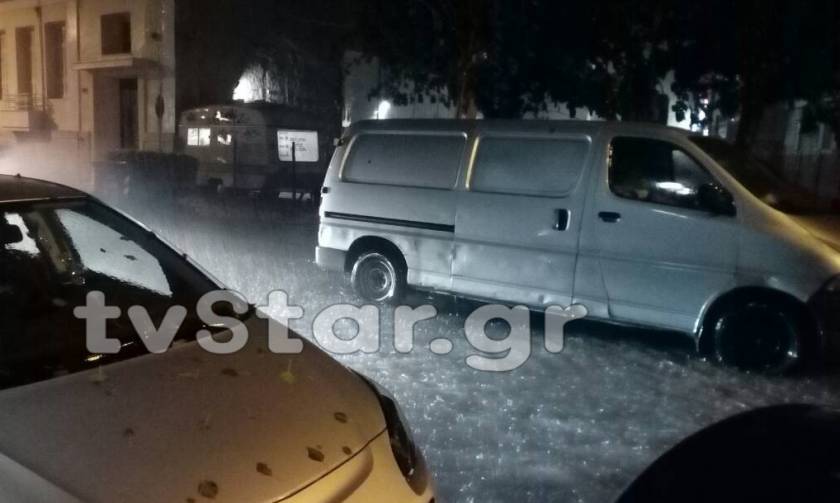 Κυκλώνας Ζορμπάς: Πλημμύρισαν σπίτια στην Εύβοια - SOS εξέπεμψε ιστιοφόρο (vid)