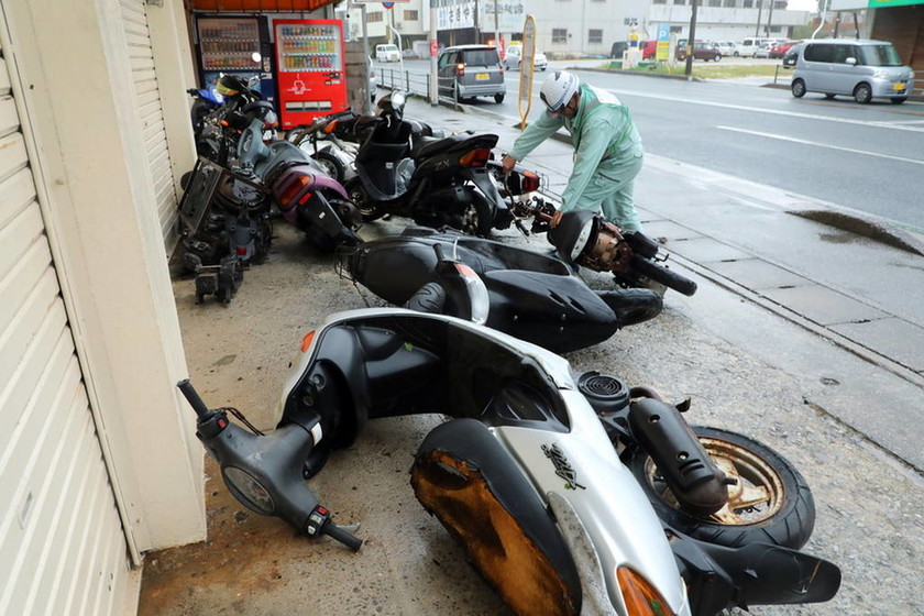 Χάος στην Ιαπωνία από τον τυφώνα Τράμι: Δεκάδες τραυματίες (pics+vid)
