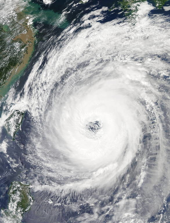 Ο τυφώνας Τράμι σαρώνει την Ιαπωνία: Δύο νεκροί και δύο αγνοούμενοι (pics+vids)