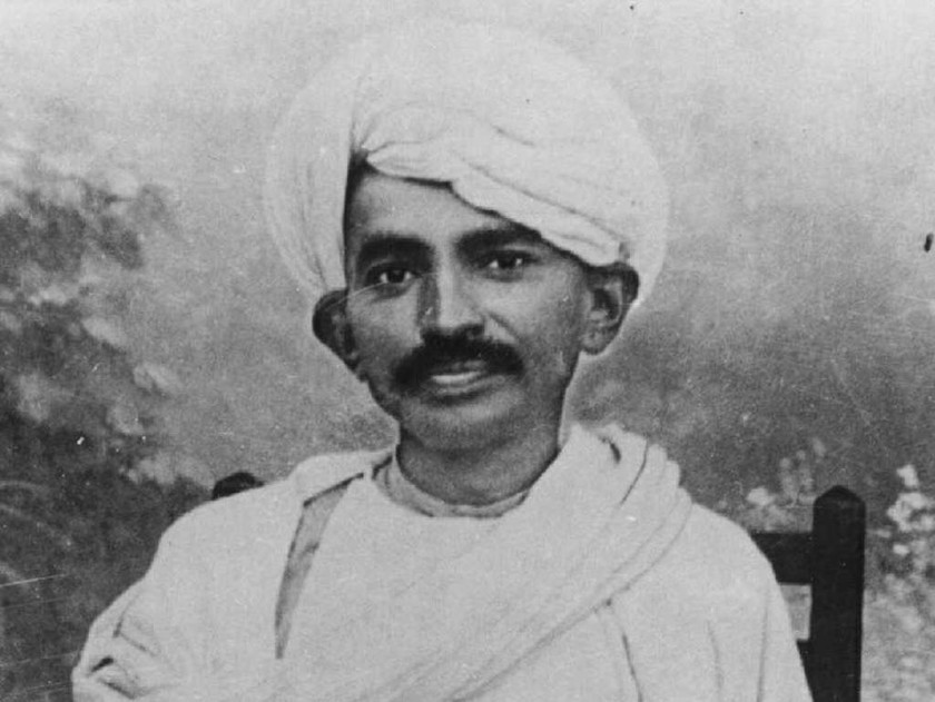 Σαν σήμερα το 1869 γεννιέται ο πνευματικός ηγέτης της Ινδίας Μαχάτμα Γκάντι (Vid)