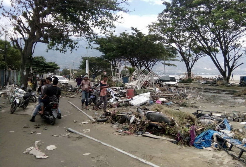 Ανείπωτη τραγωδία στην Ινδονησία: 844 νεκροί από το φονικό σεισμό και το τσουνάμι (pics&vid)