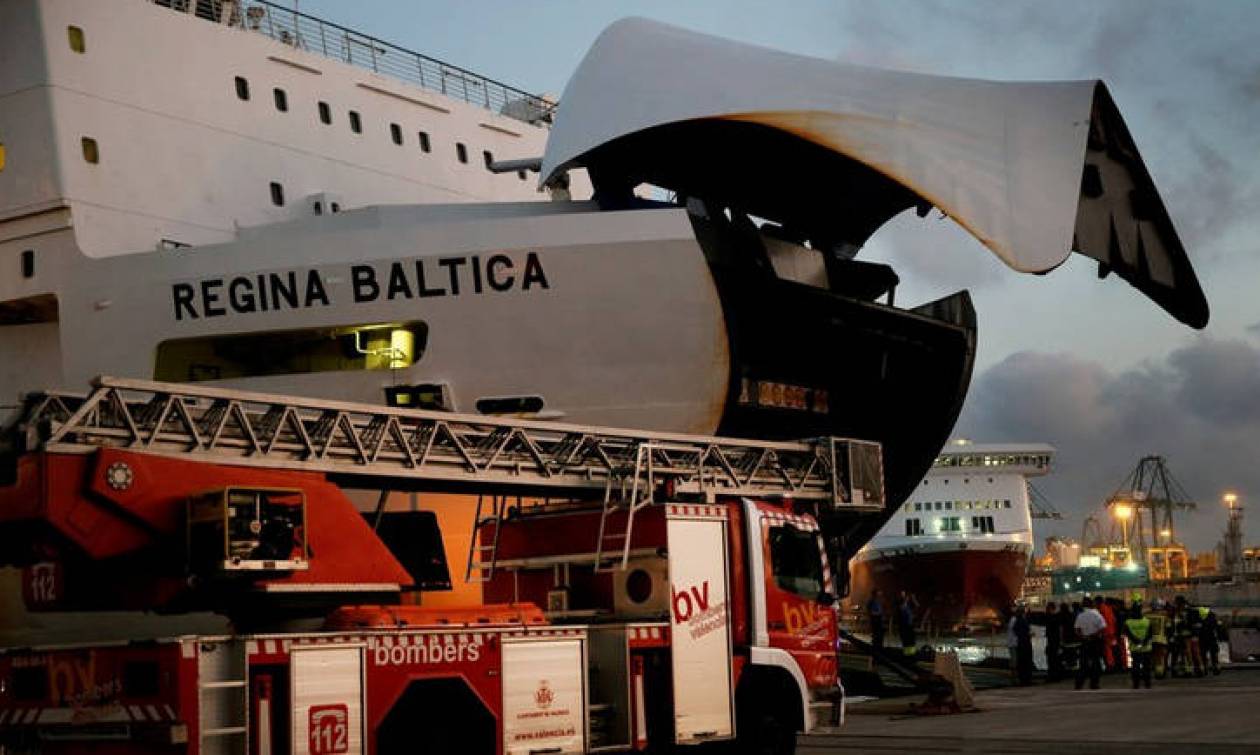 Στιγμές αγωνίας για τους 335 επιβάτες του πλοίου που άρπαξε φωτιά στη Βαλτική