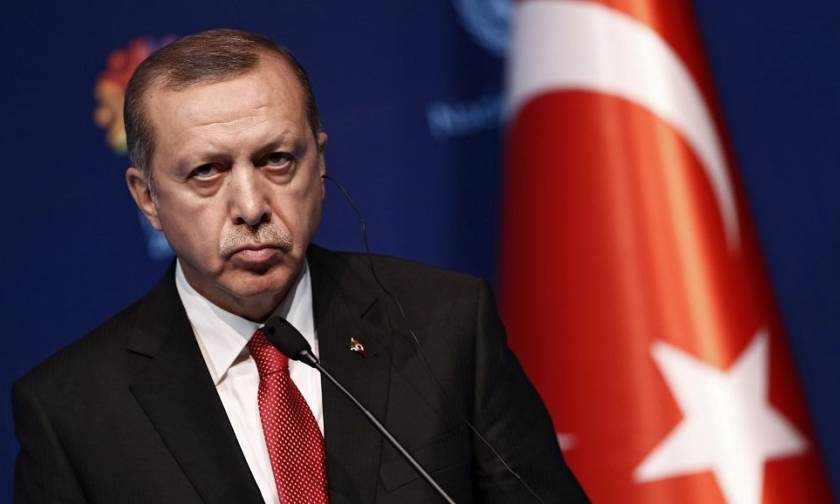 Καταρρέει η τουρκική οικονομία: Ο Fitch υποβάθμισε 20 τράπεζες – Σε πανικό ο Ερντογάν