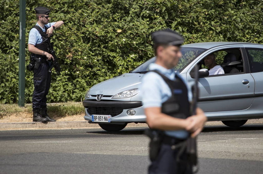 Γαλλία: Συνελήφθη ο διαβόητος ληστής που είχε αποδράσει από τη φυλακή με ελικόπτερο (pics)