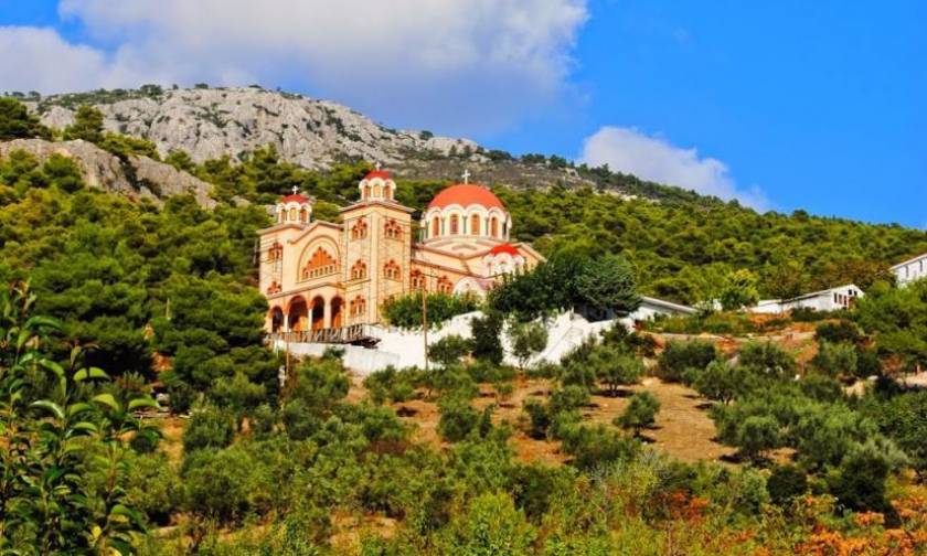 Άγιος Κυπριανός: Η μονή που εξολοθρεύει το «στρατό» του Σατανά - Μαγεία και εξορκισμοί