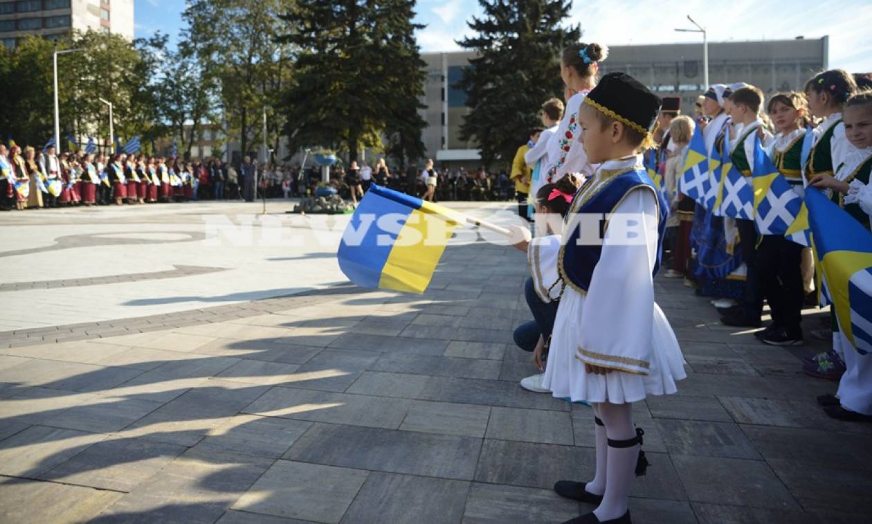 Το Newsbomb.gr στην Ουκρανία: Μια ελληνική πλατεία στο κέντρο της Μαριούπολης