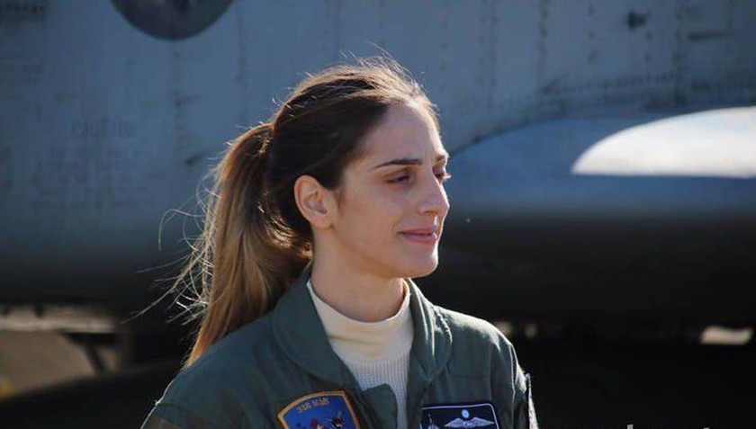 Αυτή είναι η Ελληνίδα πιλότος που έκανε τους Αμερικανούς να υποκλιθούν