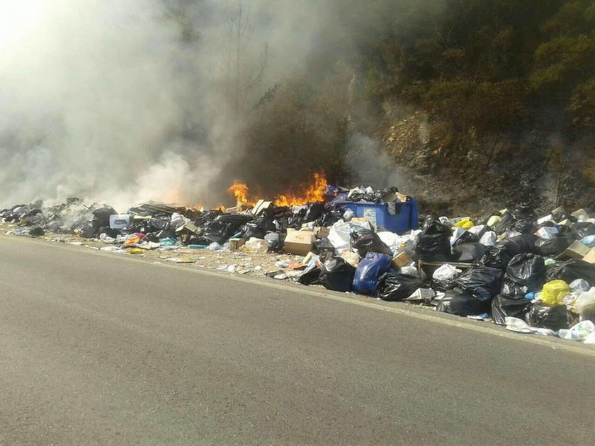 Τα σκουπίδια «έπνιξαν» την Κέρκυρα: Αποχή μαθητών σε ένδειξη διαμαρτυρίας για την κατάσταση (pics)