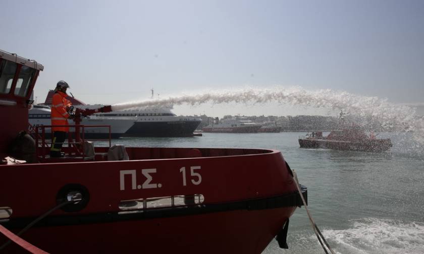 Πέραμα: Φωτιά στο επιβατικό πλοίο «Μεγαλόχαρη»