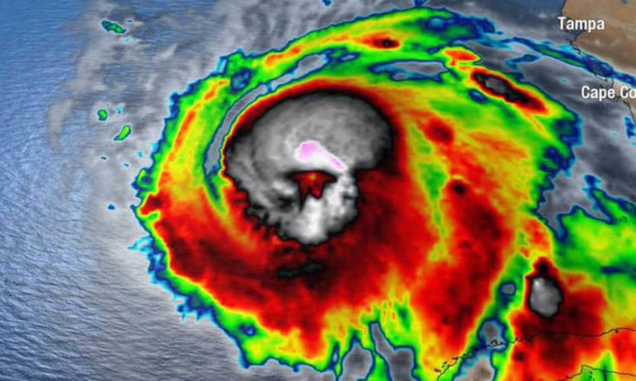 SOS για τον τυφώνα-τέρας Μάικλ: «Βρείτε καταφύγιο ΤΩΡΑ. Το νερό θα καλύψει τη στέγη του σπιτιού σας»