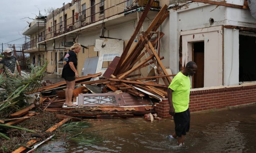 Σάρωσε τη Φλόριντα ο τυφώνας Μάικλ: Ένας νεκρός και τεράστιες καταστροφές (pics+vid)