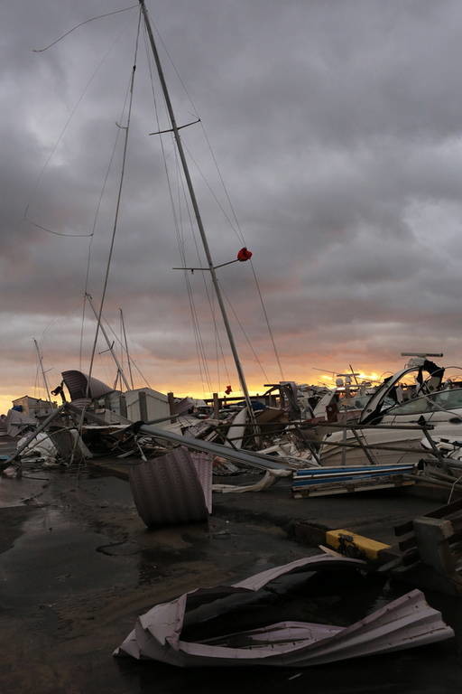 Σάρωσε τη Φλόριντα ο κυκλώνας Μάικλ: Ένας νεκρός - Τεράστιες καταστροφές (pics+vid)