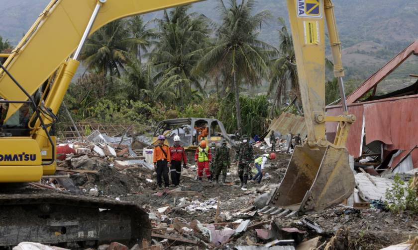 Ινδονησία: Σταματούν οι έρευνες για επιζώντες - 5.000 άνθρωποι παραμένουν αγνοούμενοι (pics)