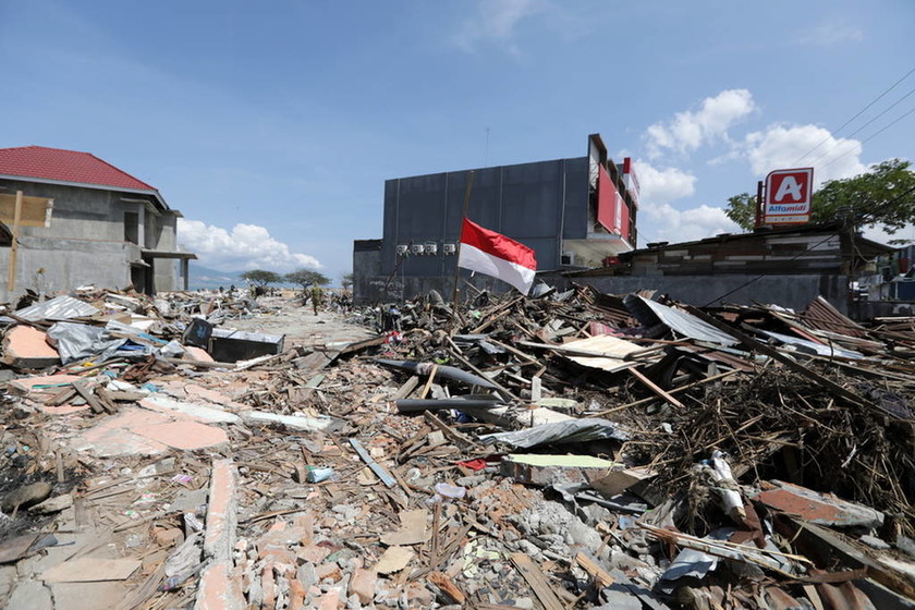 Ινδονησία: Σταματούν οι έρευνες για επιζώντες - 5.000 άνθρωποι παραμένουν αγνοούμενοι (pics)