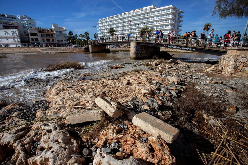 Μαγιόρκα: Αγωνία για το αγοράκι που αγνοείται από τις σαρωτικές πλημμύρες (pics)