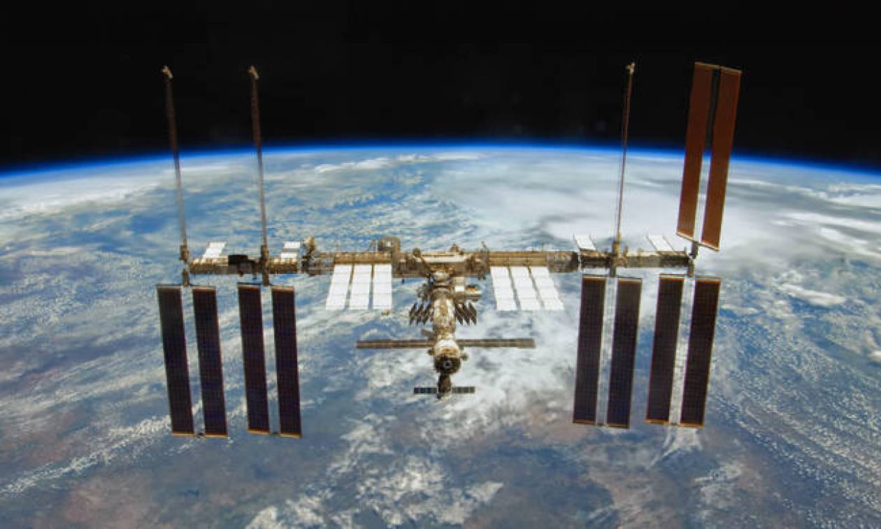 Επείγουσα διαστημική αποστολή στον Διεθνή Διαστημικό Σταθμό ετοιμάζει η Ρωσία – Τι συνέβη