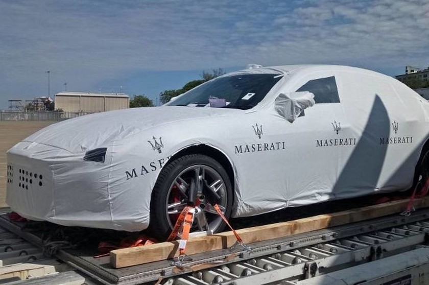 Κακός χαμός! Ποια φτωχή χώρα αγόρασε 40 Maserati για τη μεταφορά ηγετών; (pics)