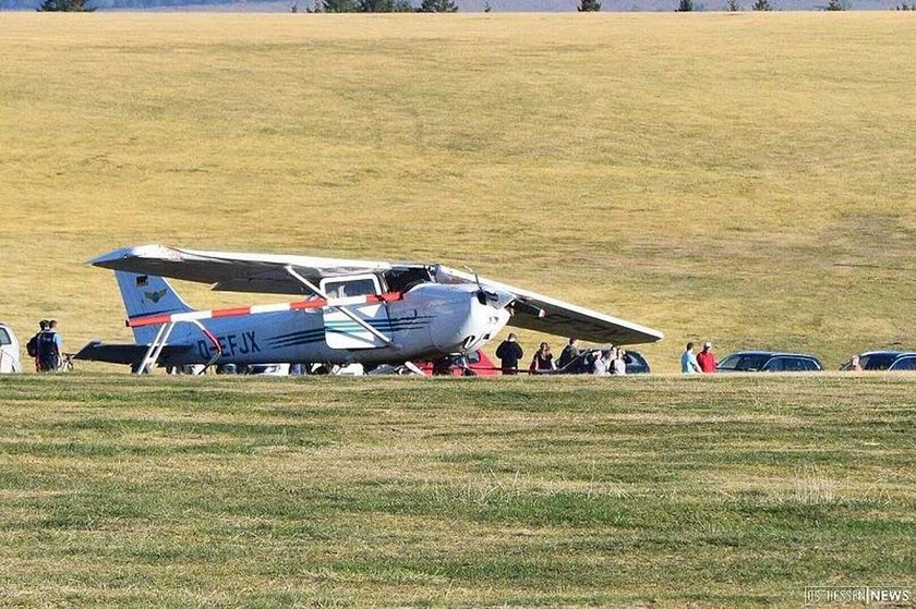 ΕΚΤΑΚΤΟ: Τραγωδία στη Γερμανία: Αεροπλάνο τσέσνα έπεσε σε πλήθος – Τουλάχιστον τρεις νεκροί