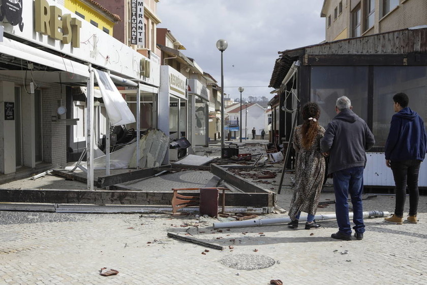 Ο «κυκλώνας–ζόμπι» Λέσλι «σαρώνει» και την Ισπανία με ανέμους–ρεκόρ: Δείτε LIVE εικόνα
