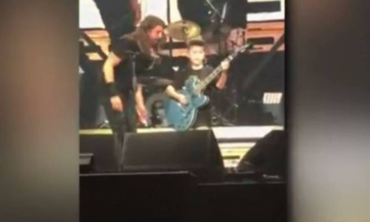 Ο 10χρονος που έπαιξε Metallica με τους Foo Fighters (vid)