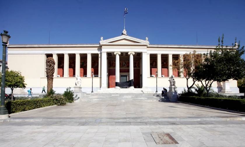 Ένταση στο Πανεπιστήμιο Αθηνών: Φοιτητές εγκλώβισαν καθηγητές στο κτήριο της Συγκλήτου