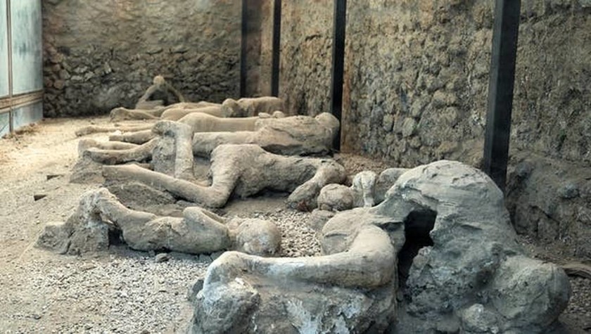 Εντυπωσιακή ανακάλυψη στην Πομπηία ανατρέπει όσα γνωρίζαμε για την έκρηξη του Βεζούβιου (Vids)