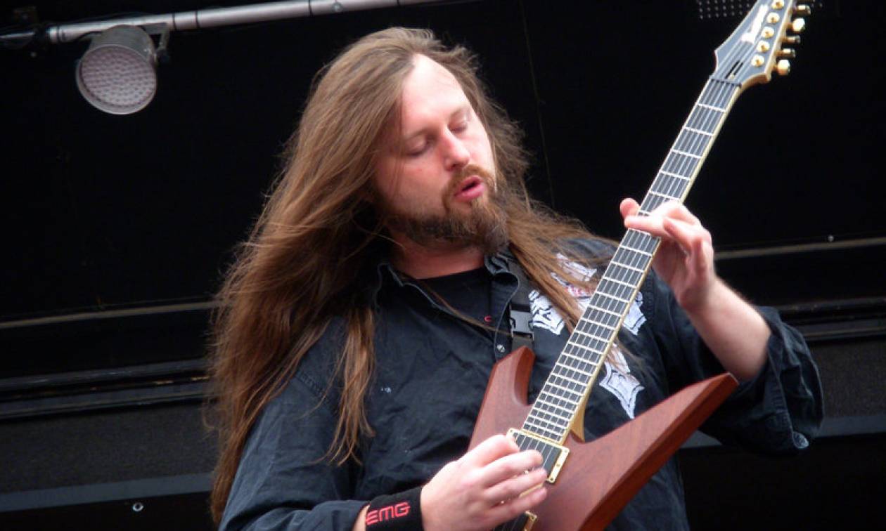 Θρήνος στη μουσική βιομηχανία: Πέθανε γνωστός κιθαρίστας σε ηλικία 44 ετών