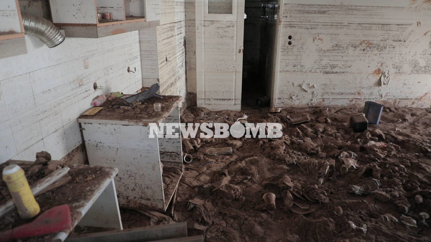 Οδοιπορικό του Newsbomb.gr στη Μάνδρα Αττικής: Οι κάτοικοι τρέμουν μια νέα πλημμύρα (pics+vids)