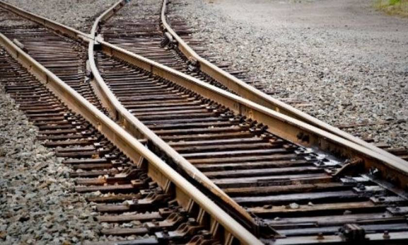 Θρίλερ στη Θεσσαλονίκη: Εντοπίστηκε πτώμα σε ράγες τρένου