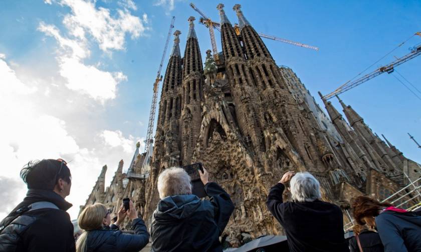 Ισπανία: Πρόστιμο «μαμούθ» θα πληρώσει ο εμβληματικός ναός Σαγράδα Φαμίλια! (pics)