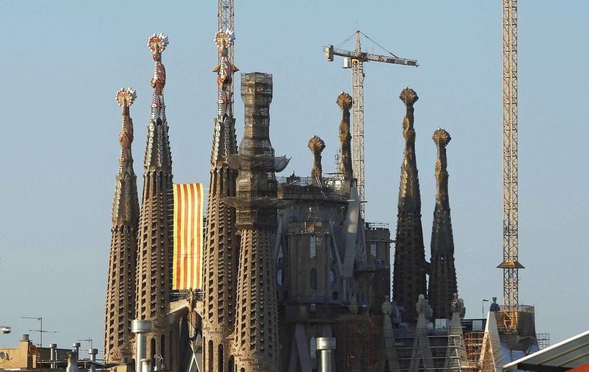 Ισπανία: Πρόστιμο «μαμούθ» θα πληρώσει ο εμβληματικός ναός Σαγράδα Φαμίλια! (pics)