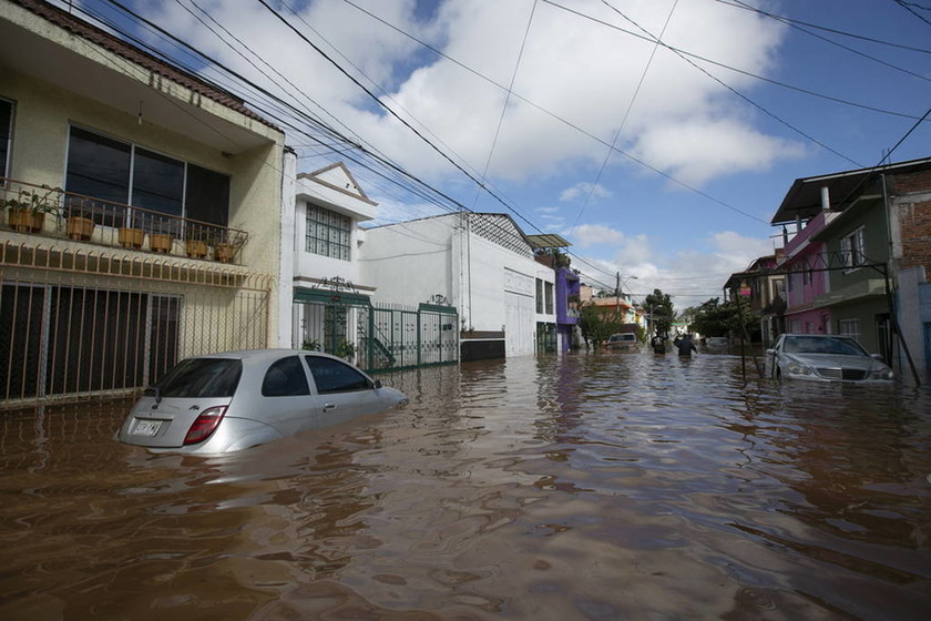 Έρχεται «βιβλική» καταστροφή: Κώδωνας κινδύνου για τον καταστροφικό τυφώνα Ουίλα - Δείτε LIVE εικόνα