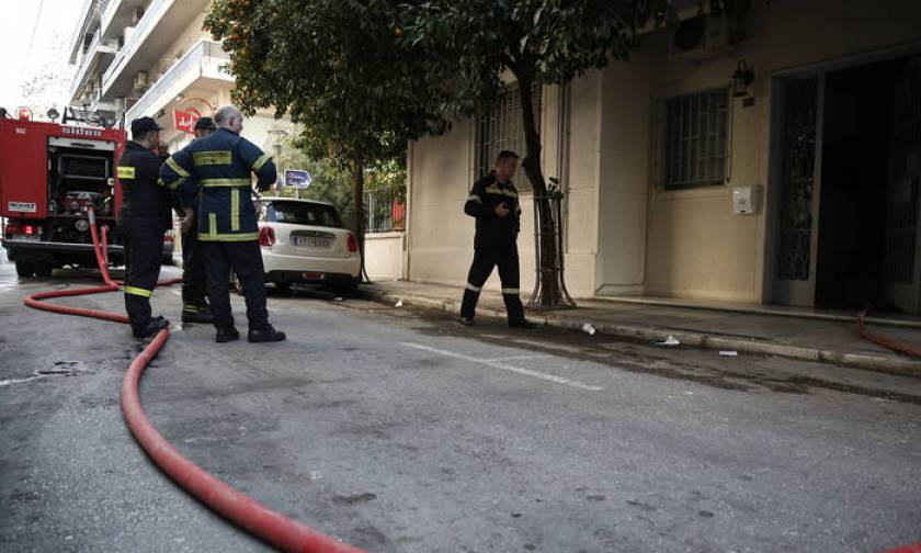 Φωτιά σε πολυκατοικία στο κέντρο της Αθήνας