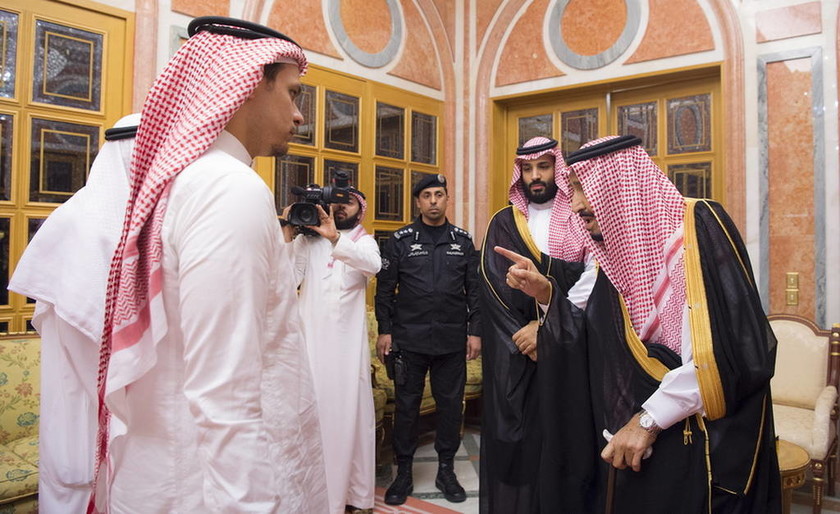 «Στάχτη στα μάτια;» Ο βασιλιάς της Σαουδικής Αραβίας συναντήθηκε με μέλη της οικογένειας του Κασόγκι
