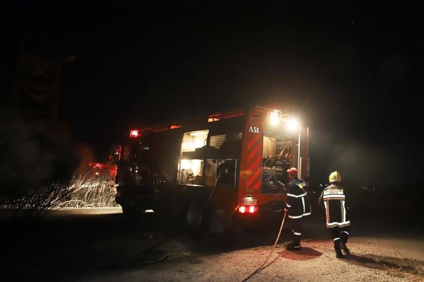 Συναγερμός στη Χαλκιδική: Ανεξέλεγκτη η φωτιά στη Σιθωνία (pics+vids)