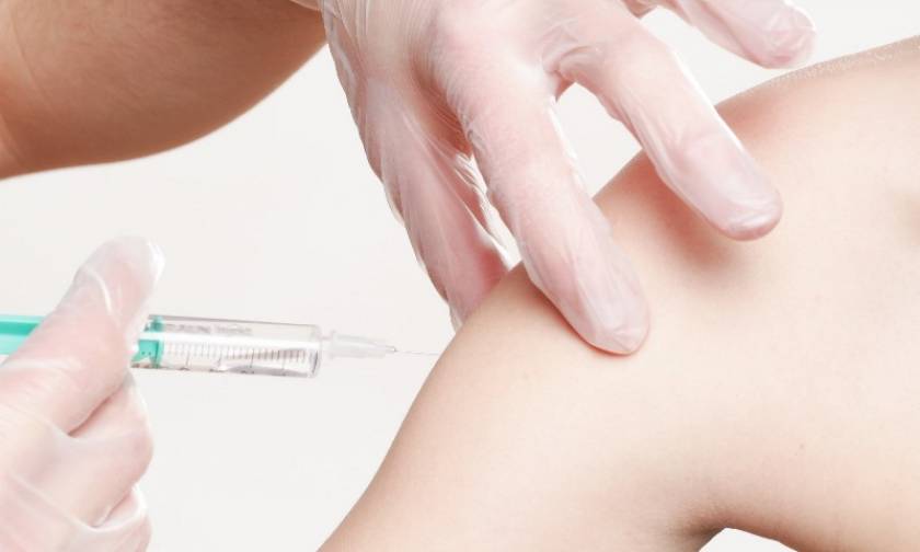 Απαραίτητοι οι εμβολιασμοί σε παιδιά και ενήλικες, τονίζουν οι ειδικοί της Υγείας
