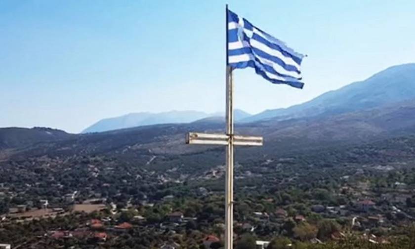 Δολοφονία Κατσίφα: Γι’ αυτή την ελληνική σημαία σκότωσαν οι Αλβανοί τον Έλληνα ομογενή (vid)