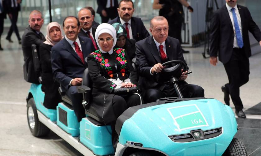 Φιέστα Ερντογάν: Εγκαινίασε στην Κωνσταντινούπολη το «μεγαλύτερο αεροδρόμιο του κόσμου»