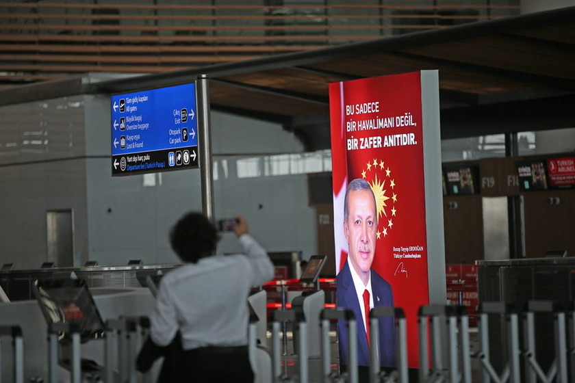 Φιέστα Ερντογάν: Εγκαινίασε στην Κωνσταντινούπολη το «μεγαλύτερο αεροδρόμιο του κόσμου»  LIVE εικόνα