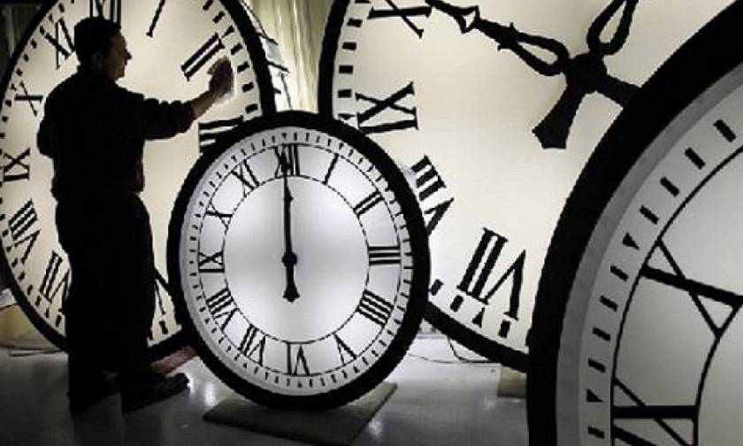 Αλλαγή ώρας: Δείτε πότε θα αλλάξετε τελικά για τελευταία φορά τα ρολόγια σας