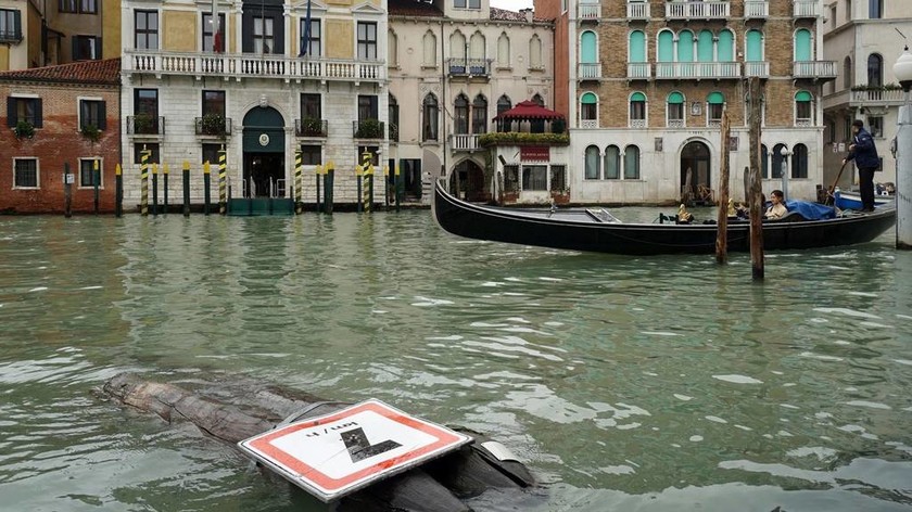 Σοκ στον κόσμο της τέχνης: Βρήκαν πανάκριβους πίνακες του Μιρό βυθισμένους στα νερά της Βενετίας