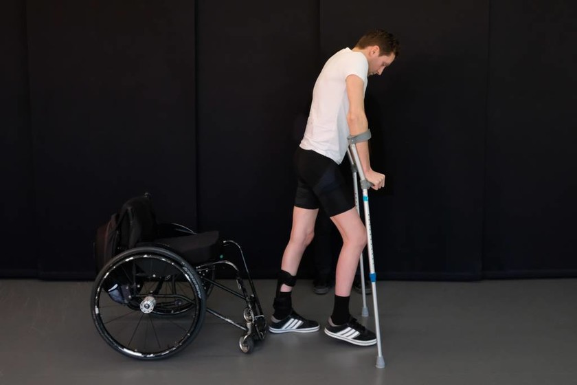 Ιατρικό «θαύμα»: Τέλος στην αναπηρία - Παραπληγικοί περπάτησαν ξανά χάρη σε νέα μέθοδο (Vid)