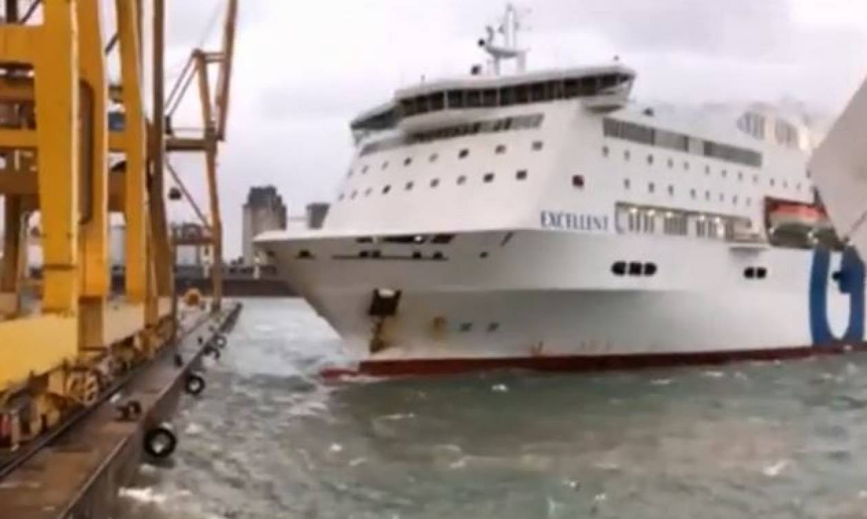 Συγκλονιστικό βίντεο: Πλοίο χτυπά στην αποβάθρα και ισοπεδώνει τεράστιο γερανό