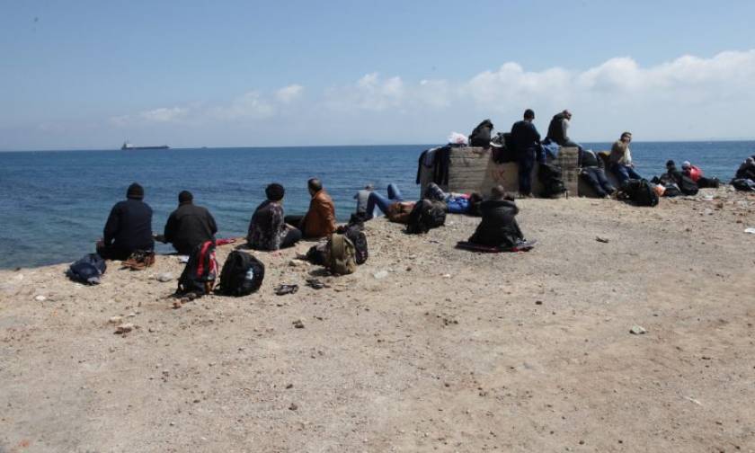 Δεκάδες μετανάστες μεταξύ των οποίων και παιδιά εντοπίστηκαν σε παραλιακή περιοχή της Ηλείας