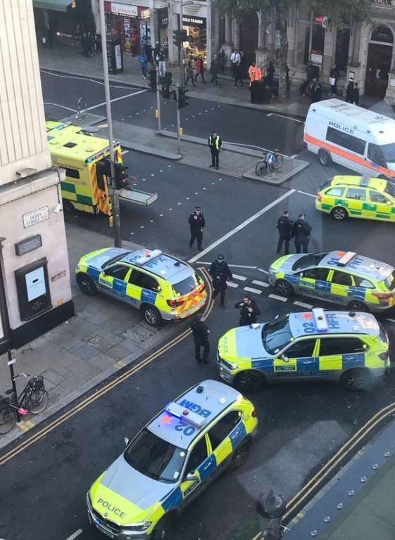Πανικός στα κεντρικά γραφεία της Sony Music στο Λονδίνο: Άνδρας σε αμόκ μαχαίρωσε δύο άτομα
